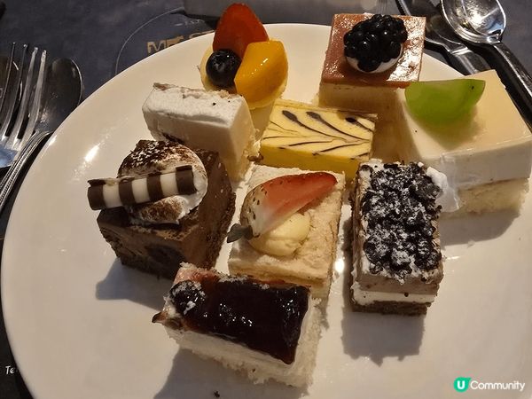 我最喜愛嘅自助餐,位於銅鑼灣世貿中心而且款式又多又好食仲有我...