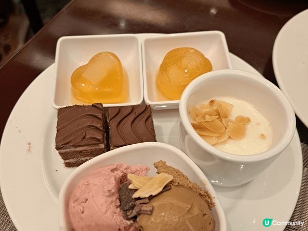 自助晚餐每位$298,位於佐敦龍堡國際園林閣。呢個價錢可以有...