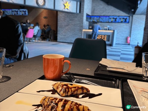 位放沙田馬場二樓看台的Jump出閘，價格走親民路線，蛋糕、酥...