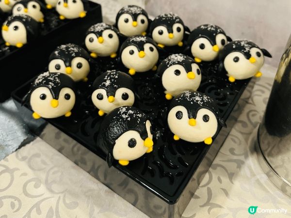 位於中環擺花街的私房菜, 特色菜式包括超級大虎蝦 , 企鵝豆...