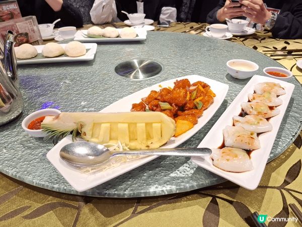 生炒骨用真菠蘿另外上，非常好味，好過罐頭菠蘿。拔絲生炒骨也不...