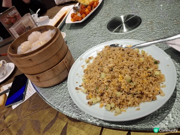 生炒骨用真菠蘿另外上，非常好味，好過罐頭菠蘿。拔絲生炒骨也不...