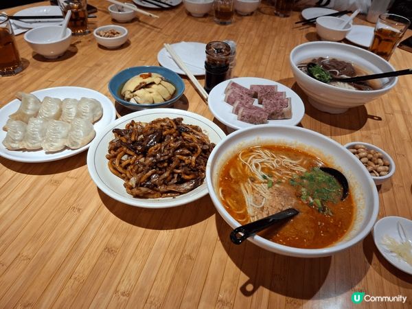 團年飯一大班人吃得豐富d，一個人就可以輕型d。
