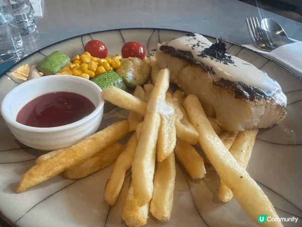 新年佳節，公司選擇西式午餐 instead of 去酒樓飲茶...