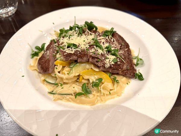 高質的會所餐廳，臨近新年，當然唔少得要去探朋友啦。玩到夜晚，...