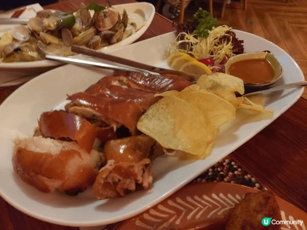 去澳門當然要食葡菜，呢間位於氹仔近官也街嘅葡菜叫澳葡之家，這...