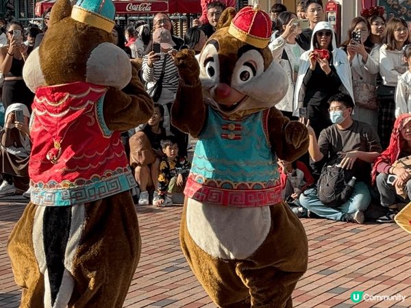 迪士尼農曆新年活動，好有新春氣氛！最啱同親友一齊扮靚靚去打卡...