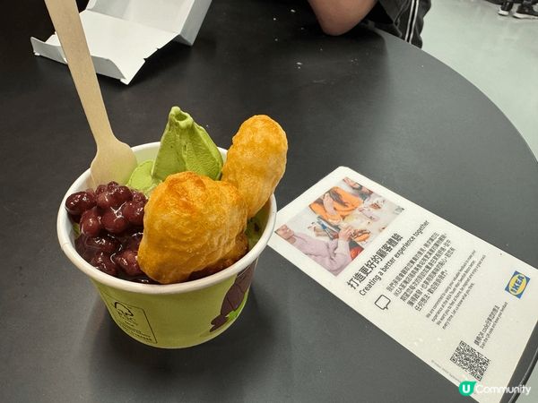 左上角：台灣；右上角及左下角：英國的餐廳；右下角：香港IKE...