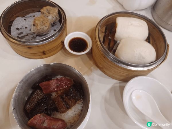 傳統的新年美食， 一家人齊齊整整， 飲茶食飯。 開個好年 。...