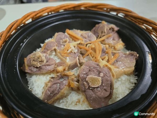 老友介紹金莎堡煲仔飯，確實一流，份量足，味道正，價錢廉宜，仲...