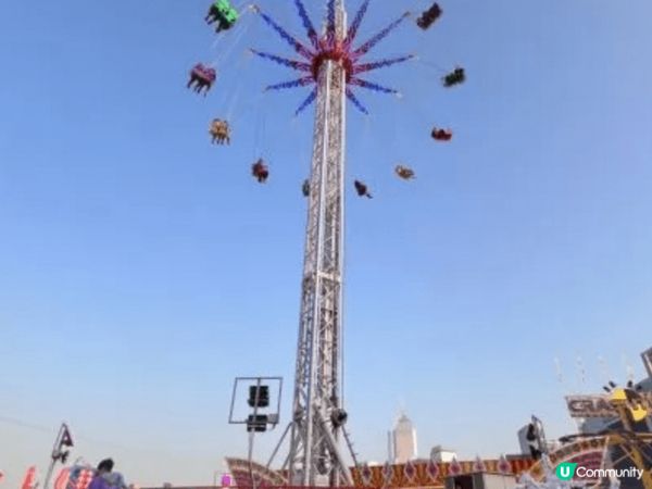 多款刺激嘅機動遊戲，攤位遊戲，獎品豐富、仲舉辦音樂會，有本地...