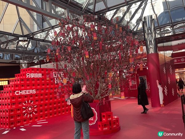 新年其中一個最好玩嘅商場就係太古城！去同可口可樂合作左一個b...