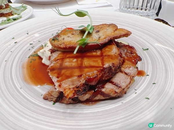 在中環吃了一頓半自助餐，