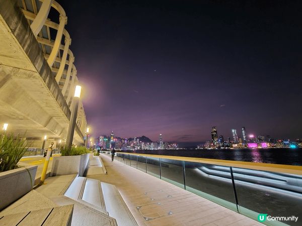 最新景點 東岸板道!天氣好的時候欣賞迷人日落非常適合，而且空...