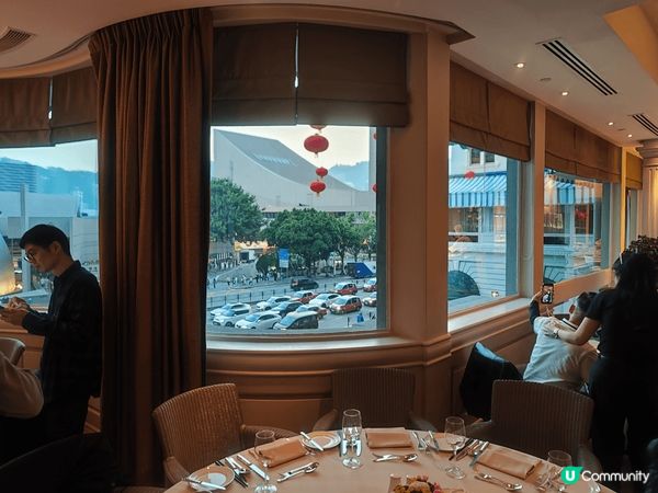 半島酒店露台餐廳自助餐！主要以靚景/質素取勝