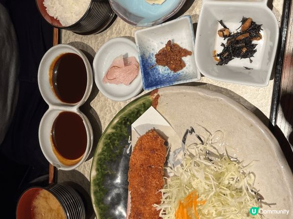 美食當前的享受，長腳蟹好甜美，日式便當滿足舌尖和肚腹