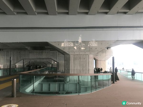 最近新開的北角東岸板道，成功吸引了不少人前往！板道設置了多個...