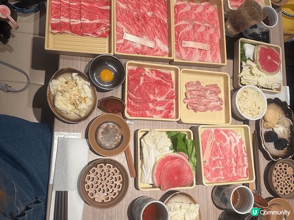 首次與家人一起起去吃這家餐廳，是日式火鍋，一人一鍋。肉都是很...