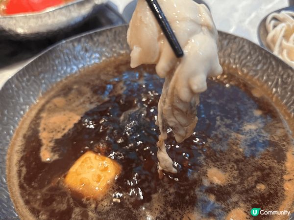 首次與家人一起起去吃這家餐廳，是日式火鍋，一人一鍋。肉都是很...