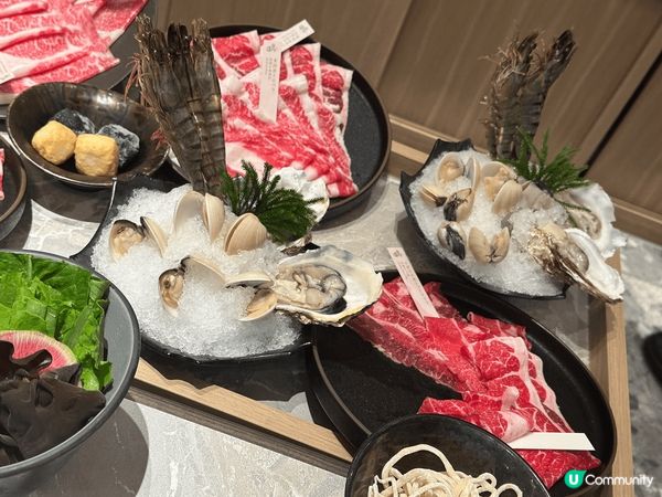 首次與家人一起起去吃這家餐廳，是日式火鍋，一人一鍋。肉都是很...