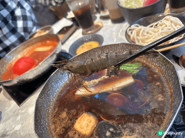 首次與家人一起起去吃這家餐廳，是日式火鍋，一人一鍋。肉都是很...