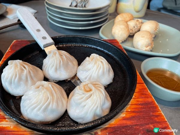 上海美食分享，生煎小籠包，有著唔同口感，外面脆內軟，值得一試...