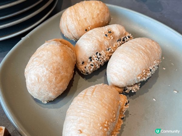 上海美食分享，生煎小籠包，有著唔同口感，外面脆內軟，值得一試...