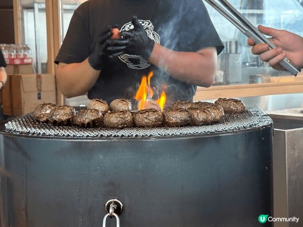 位於IFC嘅挽肉と米，主打炭火現烤嘅漢堡扒，漢堡扒調味適中，...