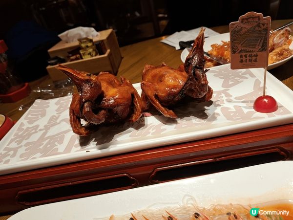 廣州媽好出名既大鴿飯深圳終於有分店，等了30分鐘可以入坐，我...