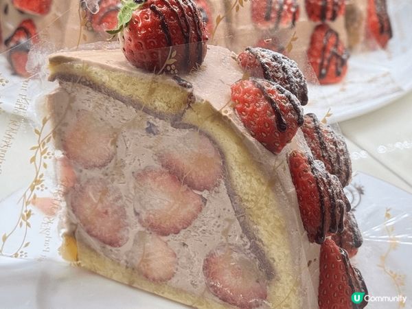 這是位於日本東京果實園甜品店，水果蛋糕好足料而且好好味，尤其...