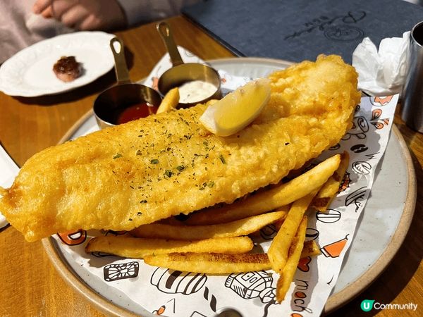 這間是位於大美督嘅寵物友善餐廳，環境舒適，仲可以同貓貓玩，最...