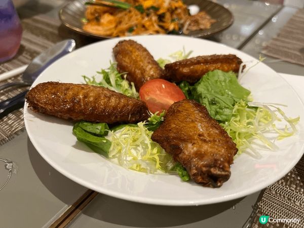 餐廳位於觀塘工廈，地點方便及舒適，食物質素高，當晚同朋友可以...