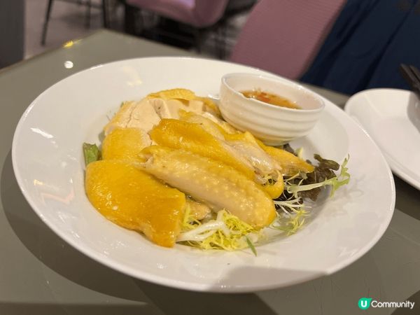 餐廳位於觀塘工廈，地點方便及舒適，食物質素高，當晚同朋友可以...