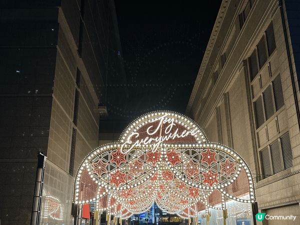 首爾明洞新世界百貨門前聖誕燈飾，超靚，點可以唔影相打咭