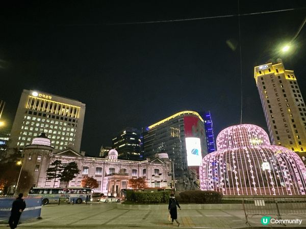 首爾明洞新世界百貨門前聖誕燈飾，超靚，點可以唔影相打咭