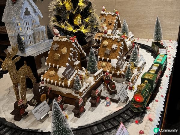 聖誕節出去走走，慶祝及感受熱鬧氣氛。希望迎接新的一年來臨大家...