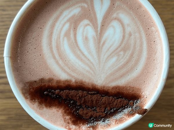 很喜歡靜靜地欣賞咖啡拉花，每個拉花圖案都反映了咖啡師對該杯咖...