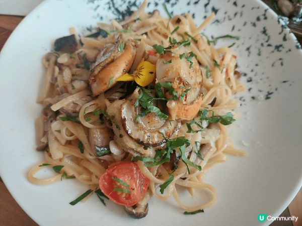 這兩碟意粉和意大利飯真是我吃過都算很好，而價錢不貴，味道相當...