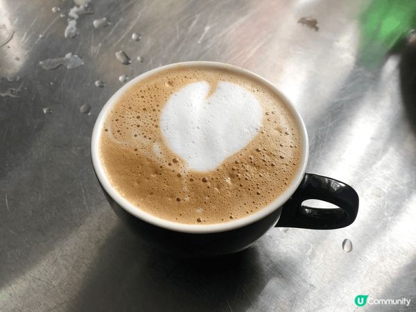 上咖啡班和外出吃飯時所拍的咖啡打卡照片，是非常不錯的咖啡和滿...