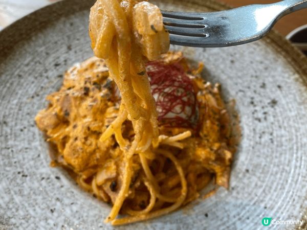 係旺角鬧市中 開左一間樓上cafe 係由一班90後嘅後生仔創...