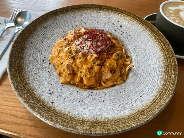 係旺角鬧市中 開左一間樓上cafe 係由一班90後嘅後生仔創...