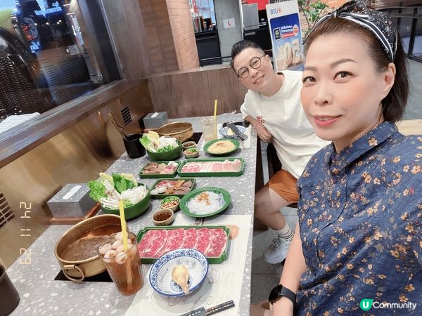 我們很喜歡到不同嘅地方嘗試好味和特色美食，鍾意去不同打卡熱點...