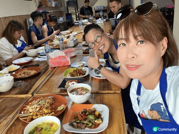 我們很喜歡到不同嘅地方嘗試好味和特色美食，鍾意去不同打卡熱點...