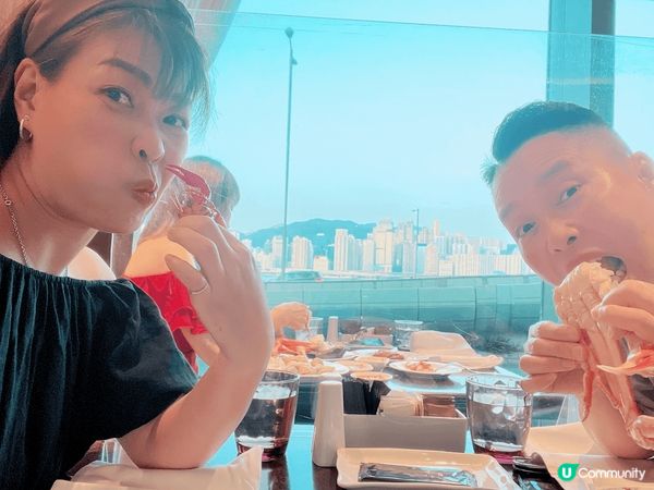 我們很喜歡到不同嘅地方嘗試好味和特色美食，鍾意去不同打卡熱點...