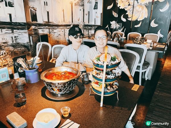 我們很喜歡到不同嘅地方嘗試好味和特色美食，鍾意去不同打卡熱點...