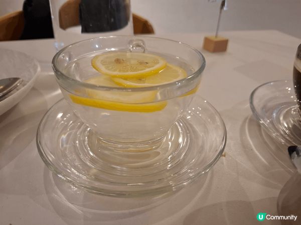 這間餐廳喺商場另外一邊，比較不顯眼，但食物都唔錯呀！這天我和...