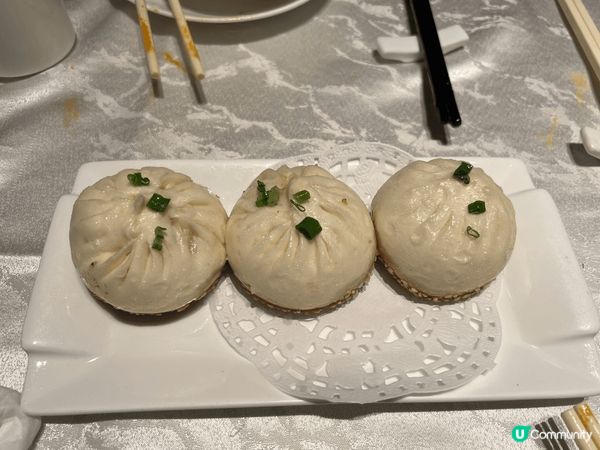 以上皆是中華文化之美食，分別有川滬粵菜，色、香、味俱全。