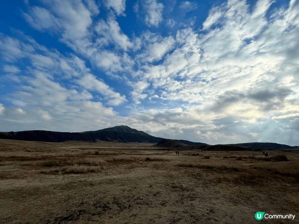 睇完阿蘇火山去到草千里，見還有點時間就落一落車。草千里有阿蘇...