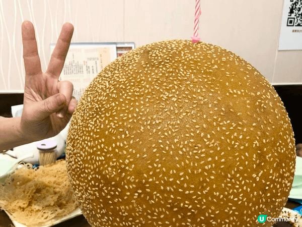 在大角咀一間特式私房菜，店𥚃有很多懷舊小菜，味道，賣相都可以...