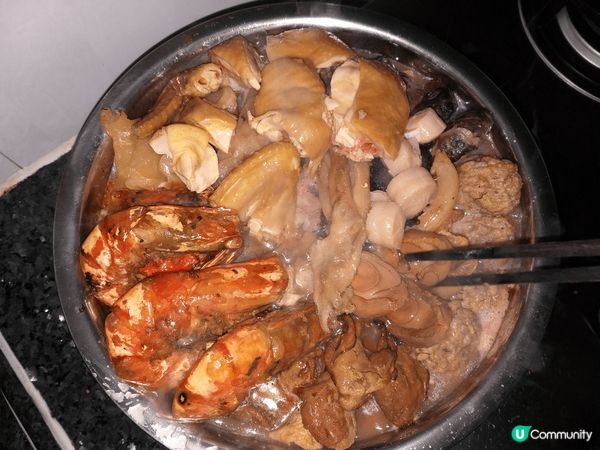 第一，太興足料鮑魚盆菜用料上乘，送禮自用都適合，也適合中秋團...